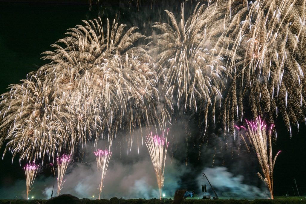 夢占い 花火の夢 19種 爆発も一瞬で開けば 幸運の兆し 夢占い辞典 無料夢診断サイト